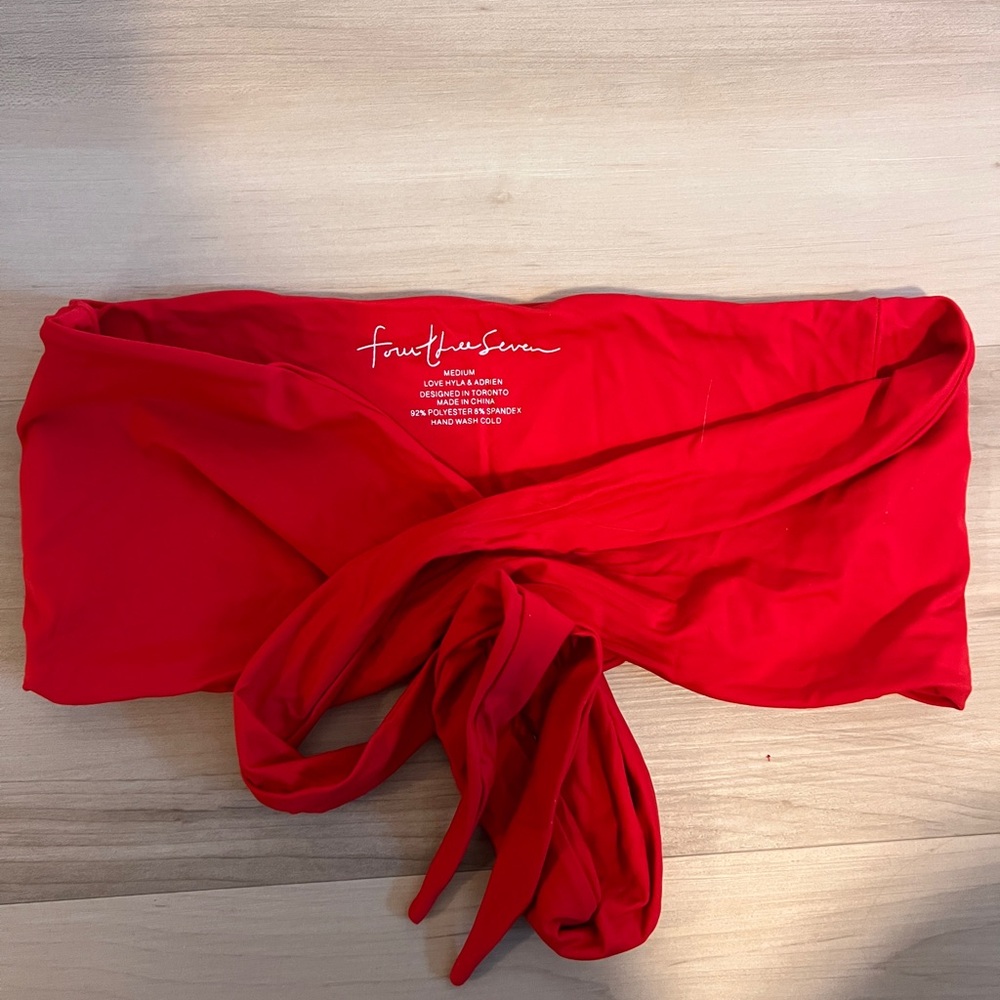 437 Bandeau Top